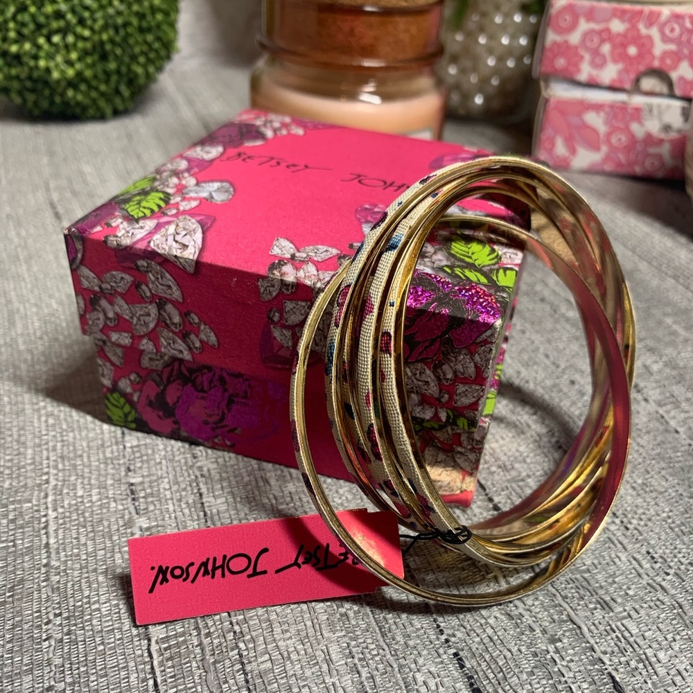 Betsey Johnson intertwined floral bangle.
